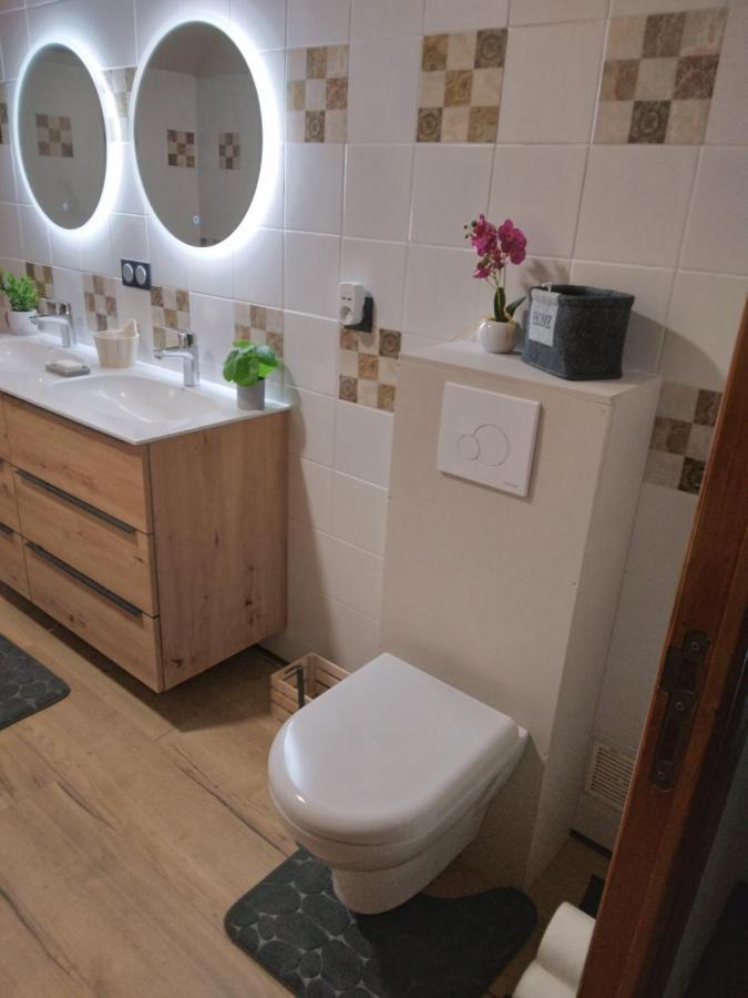 D'hotes La Maison De Monsieur Chaussette Bed & Breakfast Angles (Midi-Pyrenees)